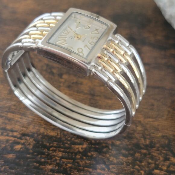 Vintage Watches Vivani Two Tone Stretch Band Rectangular Dial Quartz Watch - Picture 4 of 10